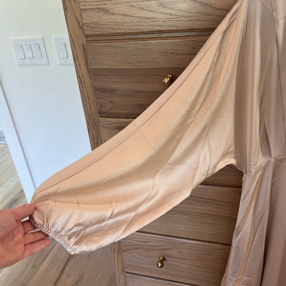 Sugarlips Chateau Satin Champagne Dolman Sleeve Midi Dress - Picture 3 of 9